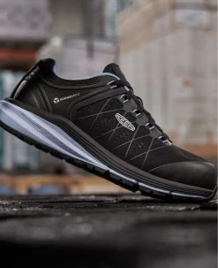 Keen Women's Vista Energy (Carbon-Fiber Toe) | Hydrangea/Black -Step Style Shop 1024594 PDP RightImage