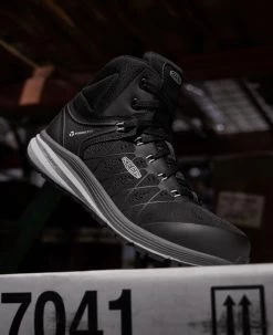 Keen Women's Vista Energy Mid (Carbon-Fiber Toe) | Vapor/Black -Step Style Shop 1025220 PDP RightImage