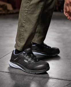 Keen Women's Vista Energy ESD (Carbon-Fiber Toe) | Hydrangea/Black -Step Style Shop 1025241 PDP LeftImage