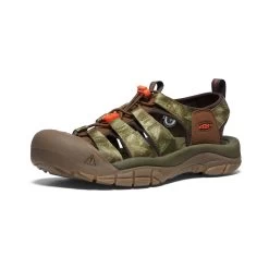 Keen Men's Newport Retro X Smokey Bear | Smokey Bear/Military Olive -Step Style Shop 60a22a72b7fd3afc9878b4539a14b550f5828fa8