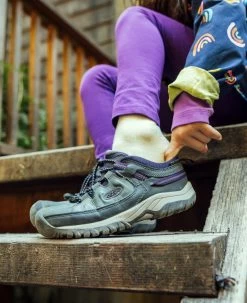 Keen Big Kids' Targhee Waterproof Shoe | Coffee Bean/Bison -Step Style Shop BigKidsTargheeLow LifestylePDPLeft