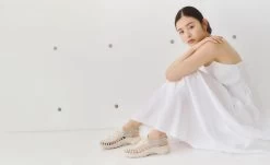 Keen Women's UNEEK Astoria Sandal X SNIDEL | Birch/Plaza Taupe -Step Style Shop KEEN W UNEEKAstoriaxSNIDEL Lifestyle PDP Doublewide