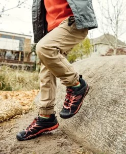 Keen Big Kids' Chandler 2 CNX Sneaker | Black/Red Carpet 14 Keen Big Kids' Chandler 2 CNX Sneaker | Black/Red Carpet -Step Style Shop KidsChandler2Lifestyle2 83075942 a737 4444 9715 398794a8e5e9