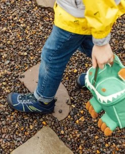 Keen Big Kids' Chandler 2 CNX Sneaker | Black Iris/Evening Primrose -Step Style Shop KidsChandler2Lifestyle2 9907c94b 1f13 4969 93a0 2cd219338ed2