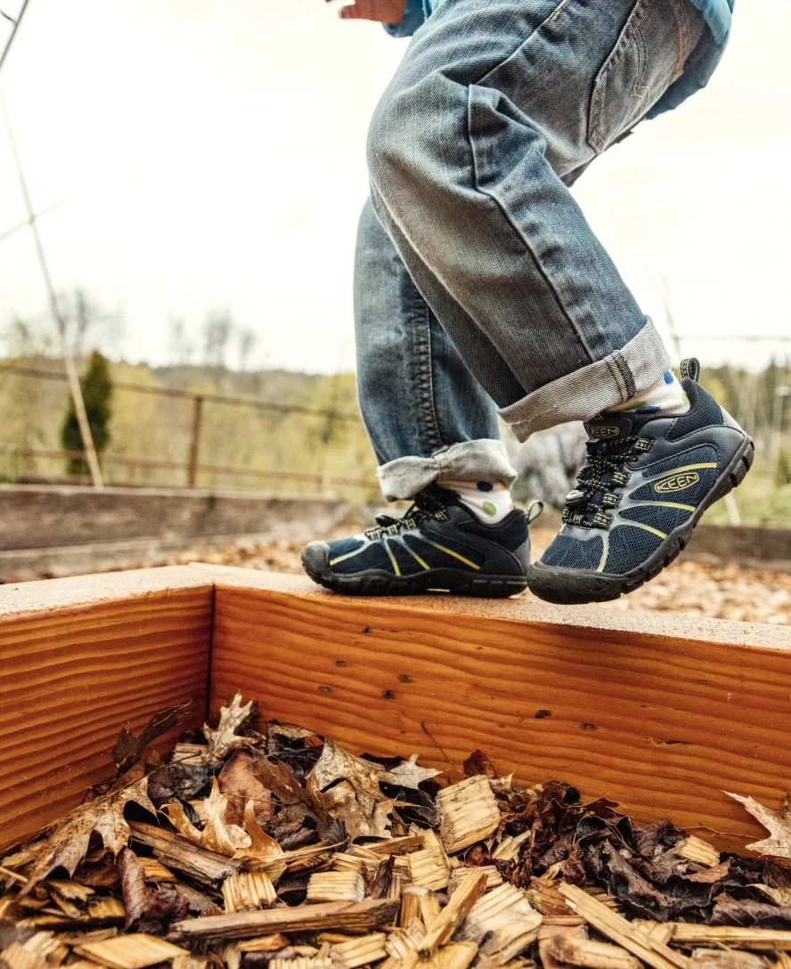 Keen Little Kids' Chandler 2 CNX Sneaker | Black Iris/Evening Primrose 10 Keen Little Kids' Chandler 2 CNX Sneaker | Black Iris/Evening Primrose - Image 8