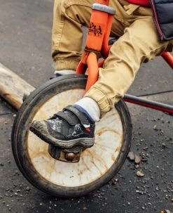 Keen Big Kids' Speed Hound | Black/Camo 15 Keen Big Kids' Speed Hound | Black/Camo -Step Style Shop KidsSpeedHoundPDPLifestyle3Kids1026194