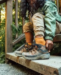 Keen Little Kids' Targhee Waterproof Boot | Dark Earth/Golden Brown -Step Style Shop LittleKidsTargheeMidLifestylePDPRight
