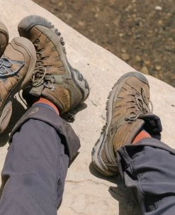 Keen Men's Targhee Vent Mid | Olivia/Bungee Cord 14 Keen Men's Targhee Vent Mid | Olivia/Bungee Cord -Step Style Shop MTargheeVentMidLifestylePDPLeft