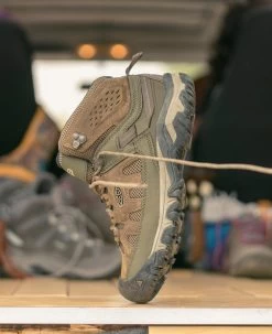 Keen Men's Targhee Vent Mid | Olivia/Bungee Cord 15 Keen Men's Targhee Vent Mid | Olivia/Bungee Cord -Step Style Shop MTargheeVentMidLifestylePDPRight