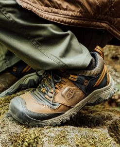 Keen Men's Ridge Flex Waterproof | Bison/Golden Brown -Step Style Shop RidgeFlexPDPLifestyle2Family 1