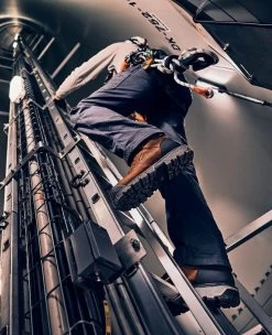 Keen Men's Camden 6" Waterproof Boot (Carbon-Fiber Toe) | Leather Brown/Black -Step Style Shop SDD 1014 Camden 1027670 Left Image b58a6985 475f 48d0 a9e8 99f9ebce6ad6