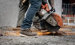 Keen Men's Cincinnati 6" Waterproof Boot (Carbon-Fiber Toe) | Dark Chocolate/Sandshell -Step Style Shop SDD 505 PDP Cincinnati 1026885 Top Image