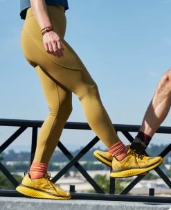 Women's WK400 Walking Shoe | KEEN Yellow/Black -Step Style Shop W1027484 3