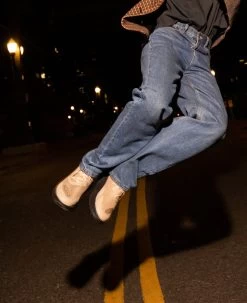 Keen Women's WK400 Waterproof Walking Shoe | Timberwolf/Black -Step Style Shop WK400 lifestyle WP Womens 1