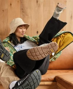 Keen Women's UNEEK Sneaker | Sea Moss/Tangerine -Step Style Shop WUNEEKOGLifestylePDPRight 1