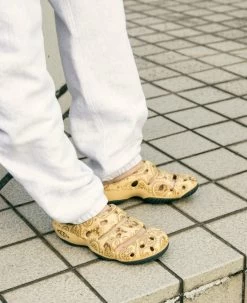 Keen Women's Yogui Arts Clog X THC | Caffe Latte Paisley -Step Style Shop WYoguiArtsLifestylePDPSingleRight