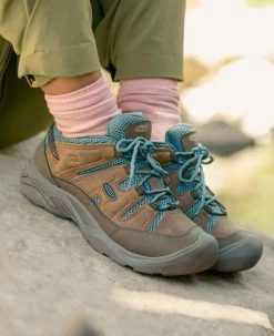 Keen Women's Circadia Vent Shoe | Toasted Coconut/North Atlantic -Step Style Shop W Circadia Vent LifestylePDPSingleRIght 7732acae c465 4394 b07f 065fff5e06ae