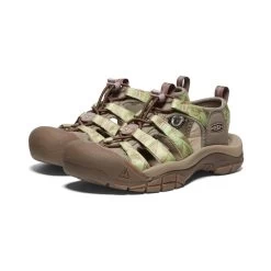Keen Women's Newport Retro X Smokey Bear | Smokey Bear/Tarragon -Step Style Shop e9f363ea298bf959412b58988458c092659e92fb
